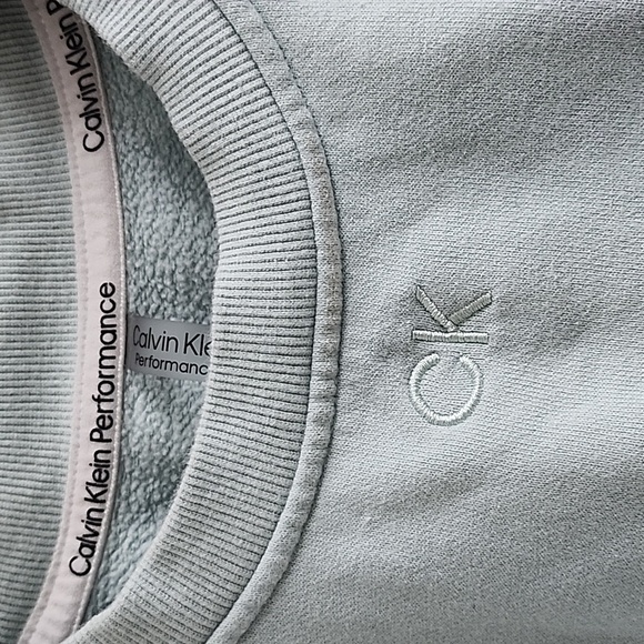 Like New Calvin Klein Crop Sweater - Picture 2 of 5